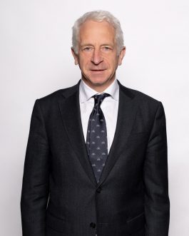 Photo en noir et blanc de l’avocat François Dembour