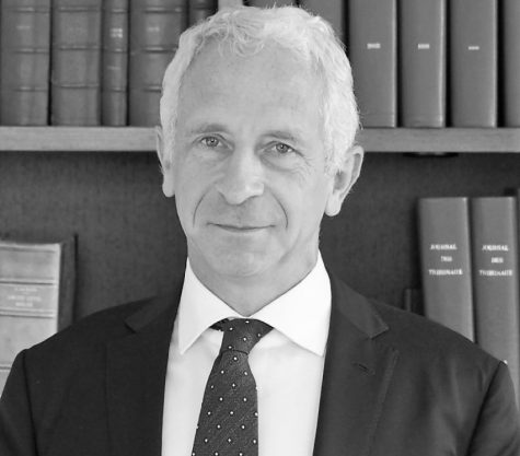 Photo en noir et blanc de l’avocat François Dembour