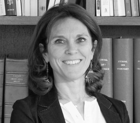 Photo en noir et blanc de l’avocat Joëlle Tinant